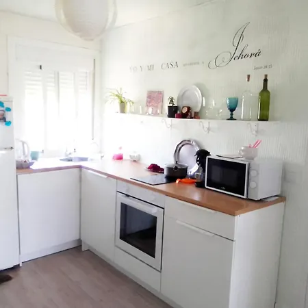 Monte Santa Barbara Justo En Frente De Usted En Un Dormitorio Privado Y Acogedor Homestay